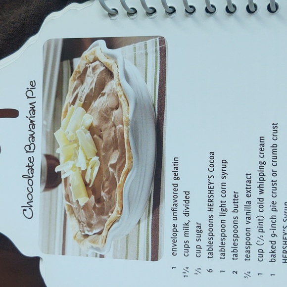 Assorted Recipe Book Collection - Picture 4 of 7